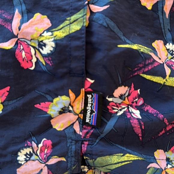 Patagonia Shorts - Picture 3 of 8